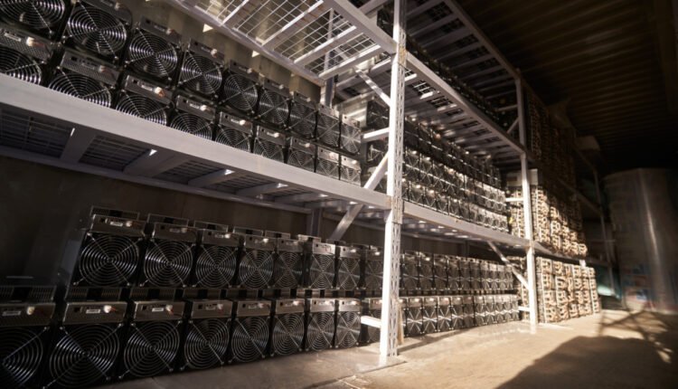 Kazakhstan Shuts Down Over 100 Crypto Mining Farms