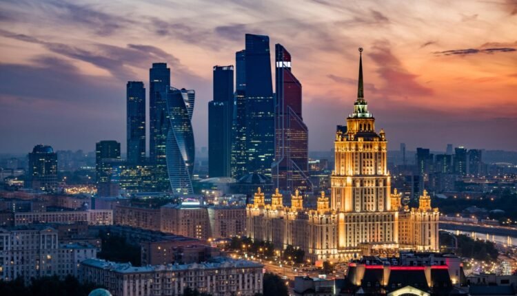 US Banking Giants Goldman Sachs and JPMorgan Pulling Out of Russia