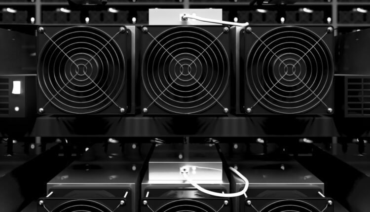 Mining Report Shows Bitcoin's Electricity Consumption Decreased by 25% in Q1 2022