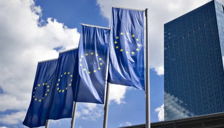 Grayscale Launches European ETF While Urging US SEC to Approve GBTC Conversion to Bitcoin ETF