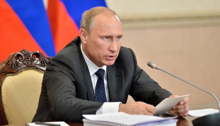 Putin Signs Law Prohibiting Payments With Digital Assets in Russia