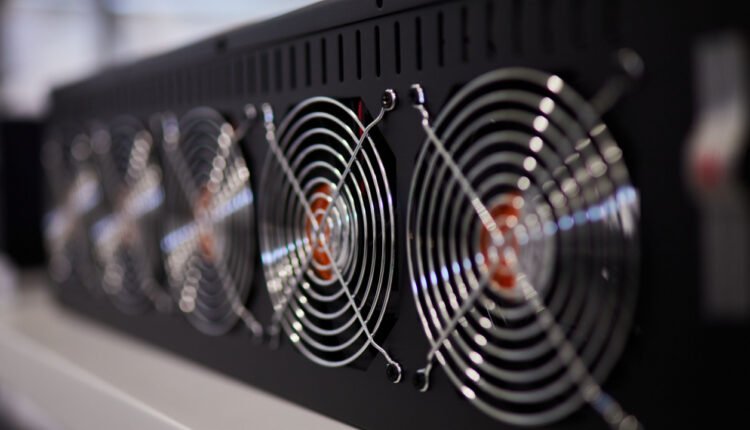 Russian Arrested for Defrauding Buyers of Mining Hardware Worth Over $300,000