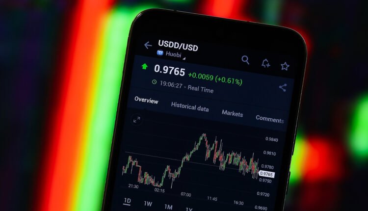 Tron's Stablecoin USDD Deviates Away From the $1 Peg, Justin Sun Says Team Deployed More Capital